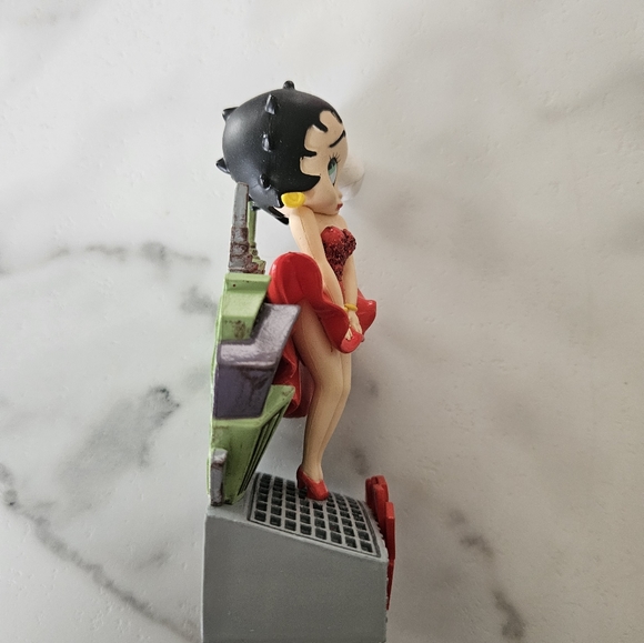 Betty Boop -American Greetings-Heirloom Ornament Collection with Sound - Picture 3 of 7